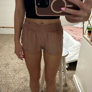 NUDE PINK LULULEMON HOTTY HOT 2.5”